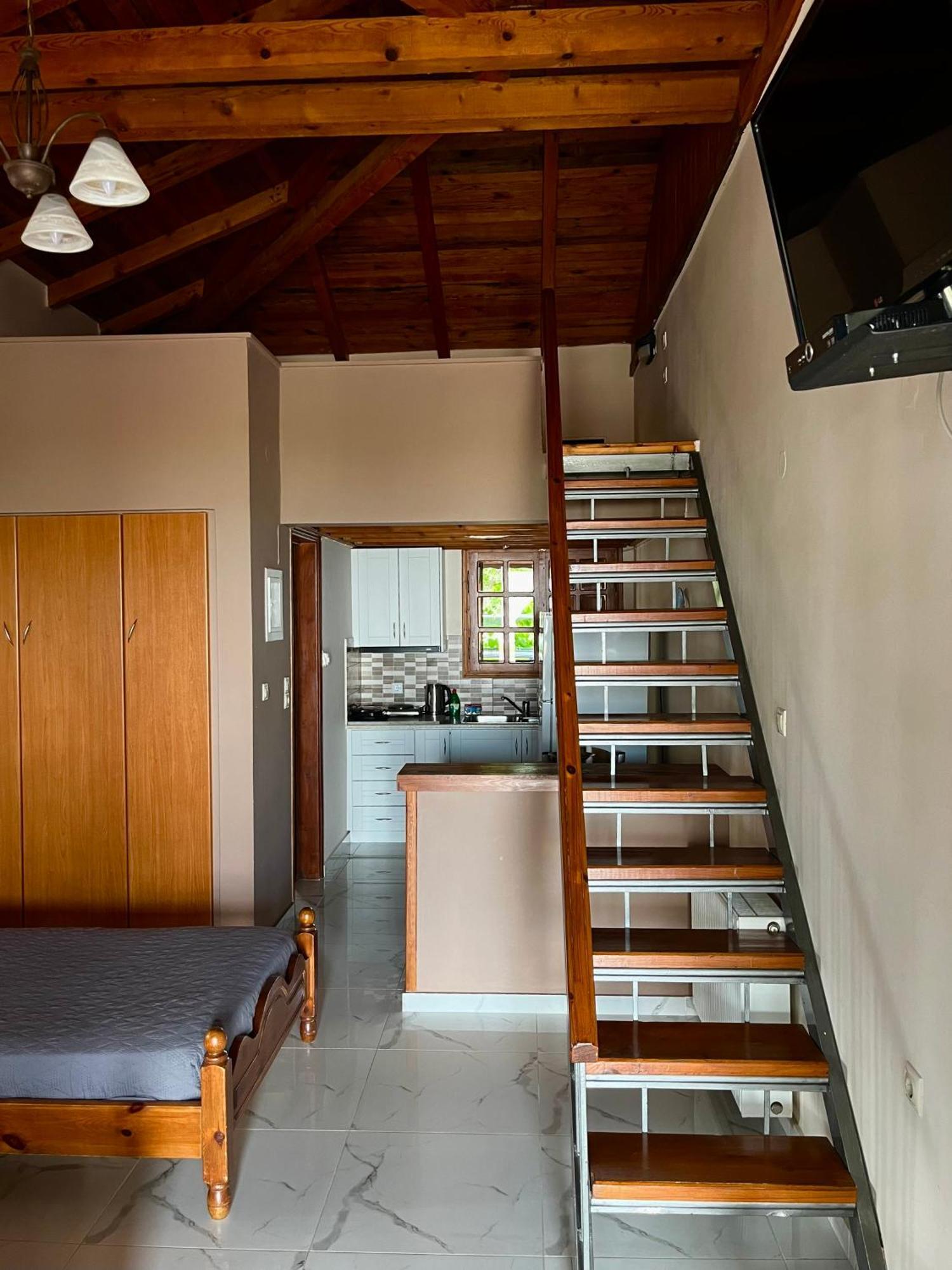 Studios Resbithas Githio Exterior foto