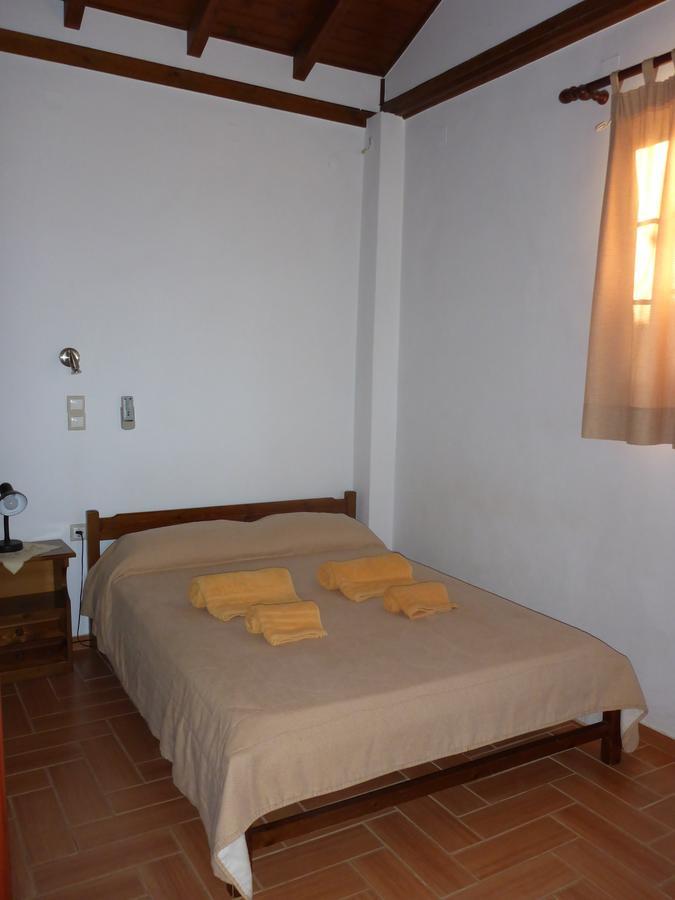 Studios Resbithas Githio Exterior foto